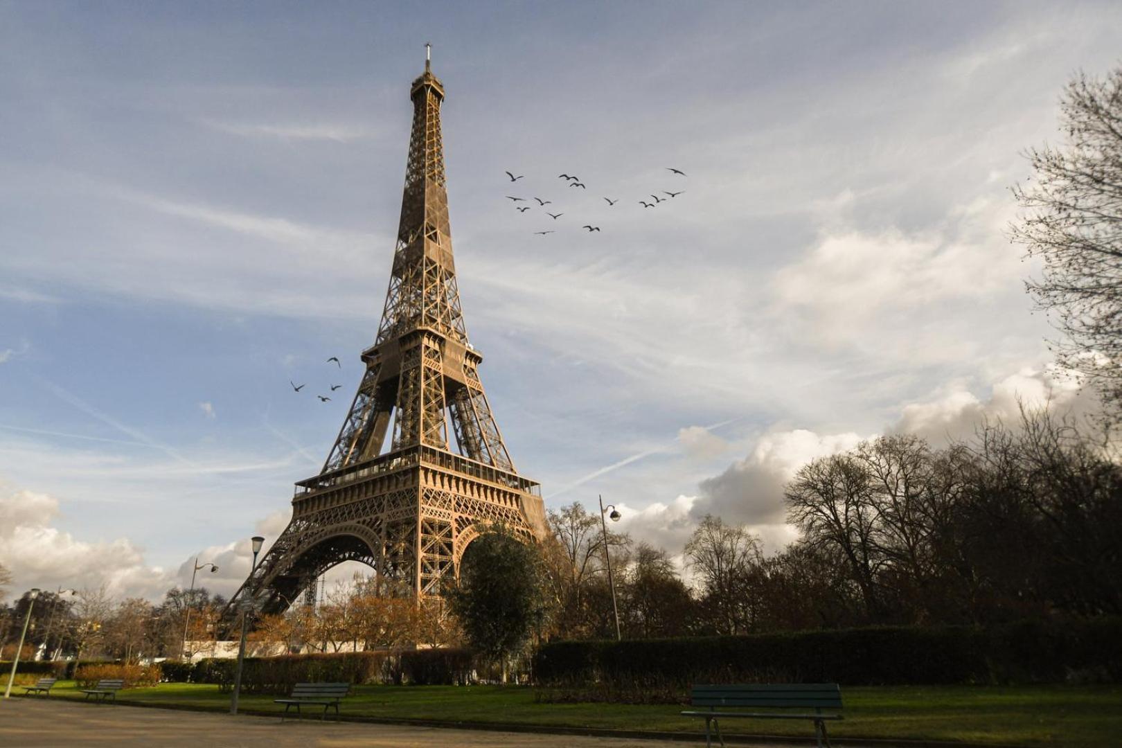 Modern Family Apartment Next To The Eiffel Tower Париж Екстериор снимка